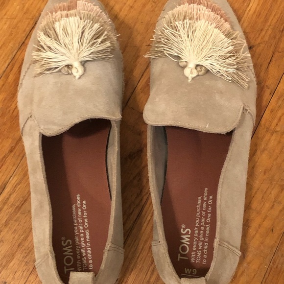 Toms Shoes - Picture 2 of 6